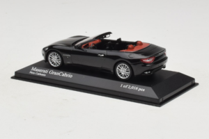 Maserati GranCabrio Fekete Metál Minichamps 1:43 400123930 Fém – 3. kép a 5-ből