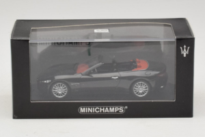 Maserati GranCabrio Fekete Metál Minichamps 1:43 400123930 Fém – 5. kép a 5-ből