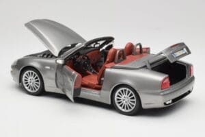 Maserati 4200 GT Spyder Szürke Bburago 1:18 18-12019 Fém – 5. kép a 8-ből