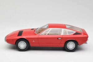 Maserati Khamsin Piros Minichamps 1:18 107123821 Gyanta – 3. kép a 6-ből