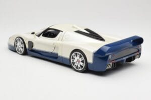 Maserati MC12 Fehér Kék Hot Wheels 1:18 G7158 Fém – 7. kép a 8-ből