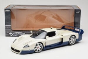 Maserati MC12 Fehér Kék Hot Wheels 1:18 G7158 Fém – 8. kép a 8-ből
