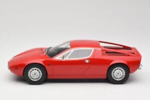 Maserati Merak Piros Minichamps 1:18 107123761 Gyanta – 3. kép a 6-ből