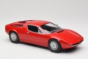 Maserati Merak Piros Minichamps 1:18 107123761 Gyanta – 4. kép a 6-ből