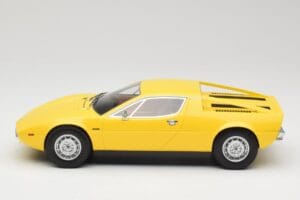 Maserati Merak Sárga Minichamps 1:18 107123760 Gyanta – 3. kép a 6-ből