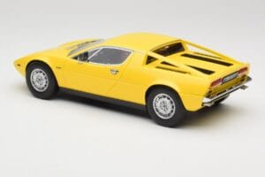 Maserati Merak Sárga Minichamps 1:18 107123760 Gyanta – 5. kép a 6-ből