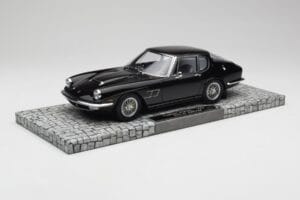 Maserati Mistral Fekete Minichamps 1:18 107123421 Gyanta