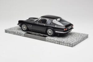 Maserati Mistral Fekete Minichamps 1:18 107123421 Gyanta – 5. kép a 6-ből