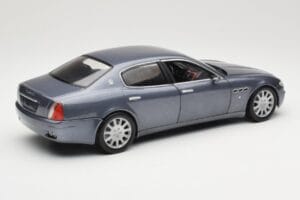 Maserati Quattroporte Blue Metallic Hot Wheels 1:18 B7003 Fém – 3. kép a 8-ből