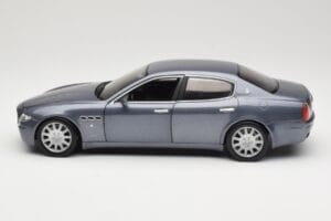 Maserati Quattroporte Blue Metallic Hot Wheels 1:18 B7003 Fém – 4. kép a 8-ből