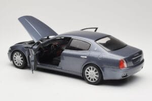Maserati Quattroporte Blue Metallic Hot Wheels 1:18 B7003 Fém – 5. kép a 8-ből