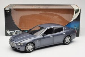 Maserati Quattroporte Blue Metallic Hot Wheels 1:18 B7003 Fém – 8. kép a 8-ből