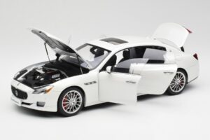 Maserati Quattroporte VI GTS Alpine Fehér AUTOart 1:18 75808 Fém – 2. kép a 8-ből