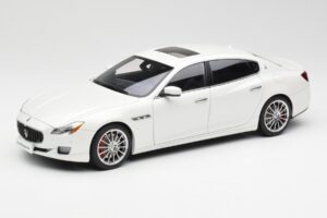 Maserati Quattroporte VI GTS Alpine Fehér AUTOart 1:18 75808 Fém