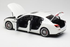 Maserati Quattroporte VI GTS Alpine Fehér AUTOart 1:18 75808 Fém – 5. kép a 8-ből