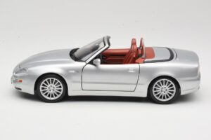 Maserati Spyder Ezüst Maisto 1:18 31667 Fém – 4. kép a 8-ből