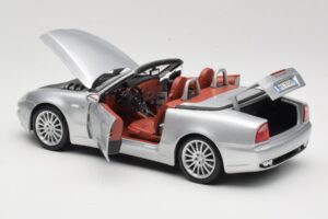 Maserati Spyder Ezüst Maisto 1:18 31667 Fém – 5. kép a 8-ből