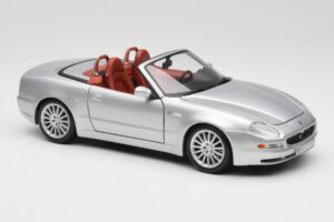 Maserati Spyder Ezüst Maisto 1:18 31667 Fém – 6. kép a 8-ből