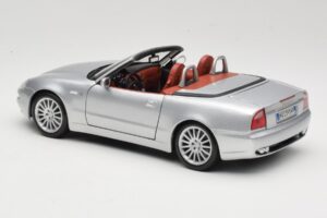 Maserati Spyder Ezüst Maisto 1:18 31667 Fém – 7. kép a 8-ből