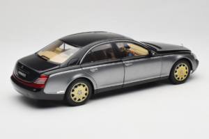 Maybach 57 SWB Caspian Black Himalayas Grey AUTOart 1:18 76151 Fém – 3. kép a 9-ből