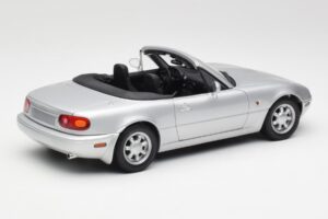 Mazda MX-5 Miata NA Highlight Ezüst Gate 1:18 1015 Fém – 3. kép a 8-ből