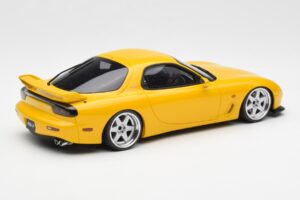 Mazda RX-7 FD Type R Bathurst R Sárga Otto 1:18 OT397 Gyanta – 2. kép a 6-ből