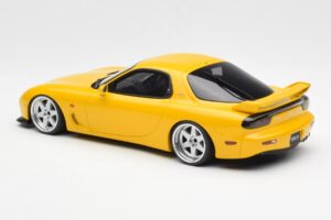 Mazda RX-7 FD Type R Bathurst R Sárga Otto 1:18 OT397 Gyanta – 5. kép a 6-ből