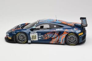 McLaren 12C GT3 #88 Von Ryan Racing A. Barff / T. Goodwin / B. Senna Spa 24 Hours 2013 Minichamps 1:18 151131388 Fém – 3. kép a 6-ből