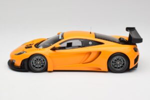 McLaren 12C GT3 Papaya Narancssárga Minichamps 1:18 151121391 Fém – 3. kép a 6-ből