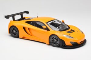 McLaren 12C GT3 Papaya Narancssárga Minichamps 1:18 151121391 Fém – 4. kép a 6-ből