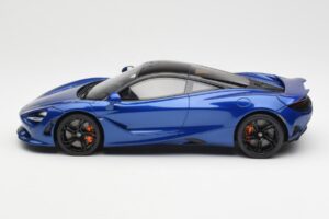 McLaren 750S Kék GT Spirit 1:18 GT458 Gyanta – 3. kép a 6-ből