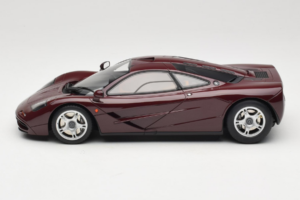McLaren F1 Burgundy Red GT Spirit 1:18 GT534 Gyanta – 3. kép a 6-ből