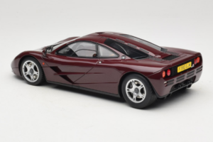 McLaren F1 Burgundy Red GT Spirit 1:18 GT534 Gyanta – 5. kép a 6-ből