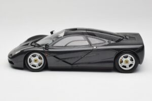 McLaren F1 Carbon Fekete Metál Minichamps 1:18 530133420 Fém – 4. kép a 8-ből