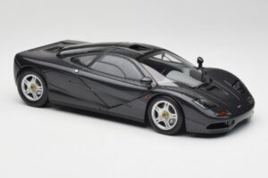 McLaren F1 Carbon Fekete Metál Minichamps 1:18 530133420 Fém – 6. kép a 8-ből