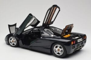 McLaren F1 Dark Blue Metallic Minichamps 1:12 530133128 Fém – 6. kép a 9-ből