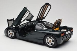 McLaren F1 Dark Green Metallic Minichamps 1:12 530133127 Fém – 6. kép a 9-ből