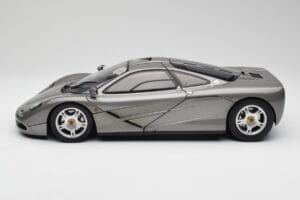 McLaren F1 Dark Silver Minichamps 1:12 530133124 Fém – 4. kép a 8-ből