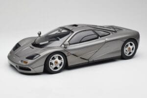 McLaren F1 Dark Silver Minichamps 1:12 530133124 Fém