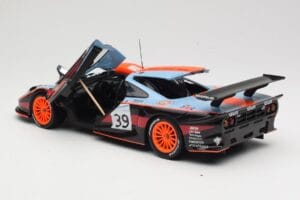 McLaren F1 GTR #39 Gulf R. Bellm / A. Gilbert / M. Sekiya 24 Hours of Le Mans 1997 UT Models 1:18 39725 Fém – 5. kép a 8-ből