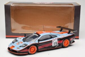 McLaren F1 GTR #39 Gulf R. Bellm / A. Gilbert / M. Sekiya 24 Hours of Le Mans 1997 UT Models 1:18 39725 Fém – 8. kép a 8-ből