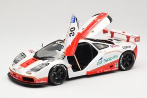 McLaren F1 GTR GT1 #30 West Competition J. Nielsen 1996 UT Models 1:18 39624 Fém – 2. kép a 8-ből