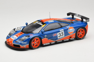 McLaren F1 GTR Gulf #33 R. Bellm / M. Weaver / J-J. Lehto 24 Hours of Le Mans 1996 UT Models 1:18 530161833 Fém