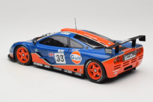 McLaren F1 GTR Gulf #33 R. Bellm / M. Weaver / J-J. Lehto 24 Hours of Le Mans 1996 UT Models 1:18 530161833 Fém – 7. kép a 8-ből