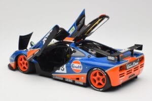 McLaren F1 GTR Gulf Racing #33 S. Bellm / A. Weaver / J. Lehto 24 Hours of Le Mans 1996 Minichamps 1:18 530133633 Fém – 5. kép a 8-ből