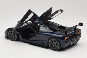 McLaren F1 GTR Le Mans Edition Lila UT Models 1:18 MCLAREN001 Fém – 5. kép a 8-ből