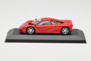 McLaren F1 Piros Minichamps 1:43 433133438 Fém