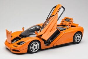 McLaren F1 Narancssárga Minichamps 1:12 530133131 Fém – 2. kép a 9-ből