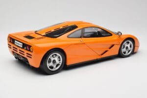 McLaren F1 Narancssárga Minichamps 1:12 530133131 Fém – 3. kép a 9-ből