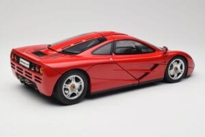 McLaren F1 Piros Minichamps 1:12 530133125 Fém – 3. kép a 9-ből